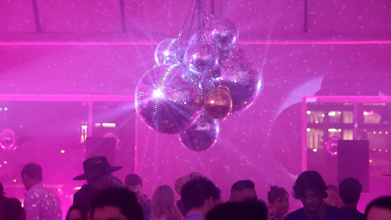 Wieder Maskenfrei unter der Discokugel: Die Vorfreude vieler steigt 