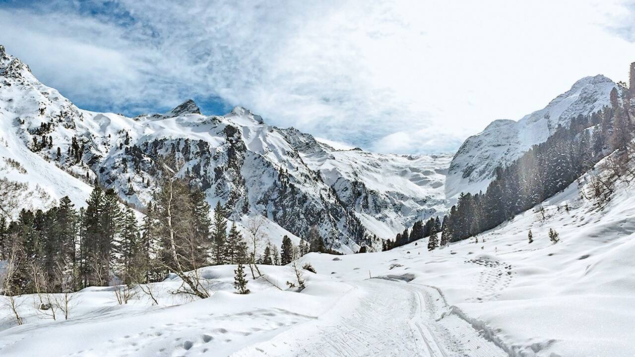 Wie eine Prise Tibet: Weg durchs Lüsener Tal.  Wie eine Prise Tibet: Weg durchs Lüsener Tal.
