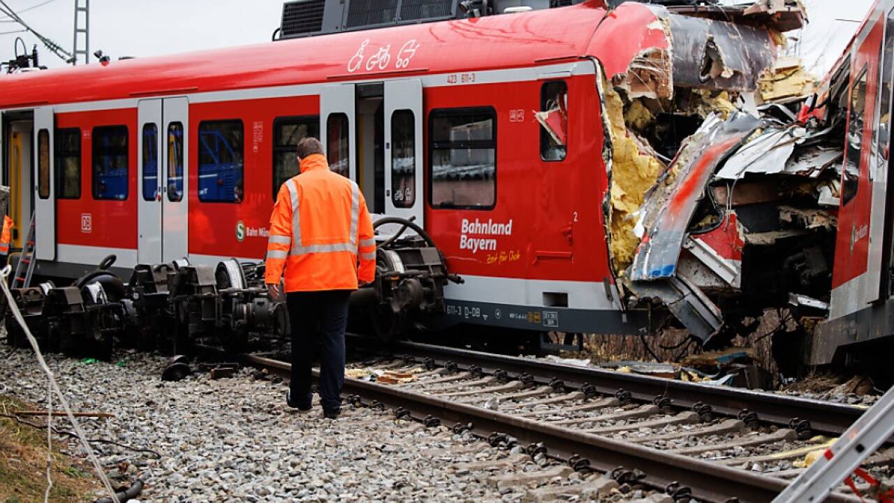 Die Bergung der Unglücks-Züge ist nun im Gang 