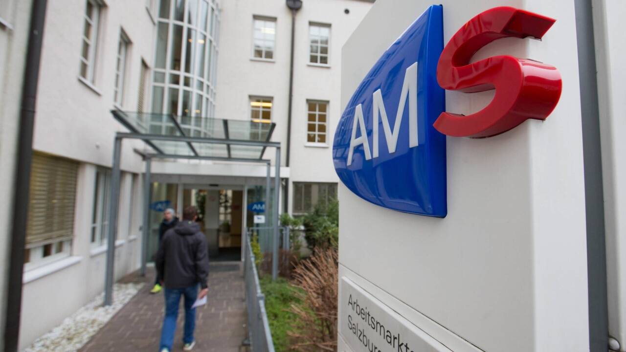 Langzeitarbeitslose haben es besonders schwer, wieder in den Arbeitsmarkt zurückzufinden.  Langzeitarbeitslose haben es besonders schwer, wieder in den Arbeitsmarkt zurückzufinden.