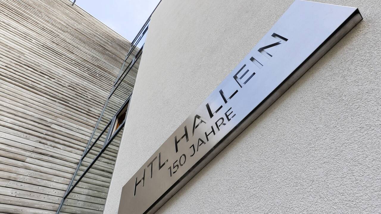 Die Entscheidung über den neuen Direktor an der HTL Hallein fällt im Bildungsministerium. Die Salzburger Begutachtungskommission hat die Unterlagen kürzlich nach Wien geschickt. Das Hearing war bereits im September 2021. Die Entscheidung über den neuen Direktor an der HTL Hallein fällt im Bildungsministerium. Die Salzburger Begutachtungskommission hat die Unterlagen kürzlich nach Wien geschickt. Das Hearing war bereits im September 2021.