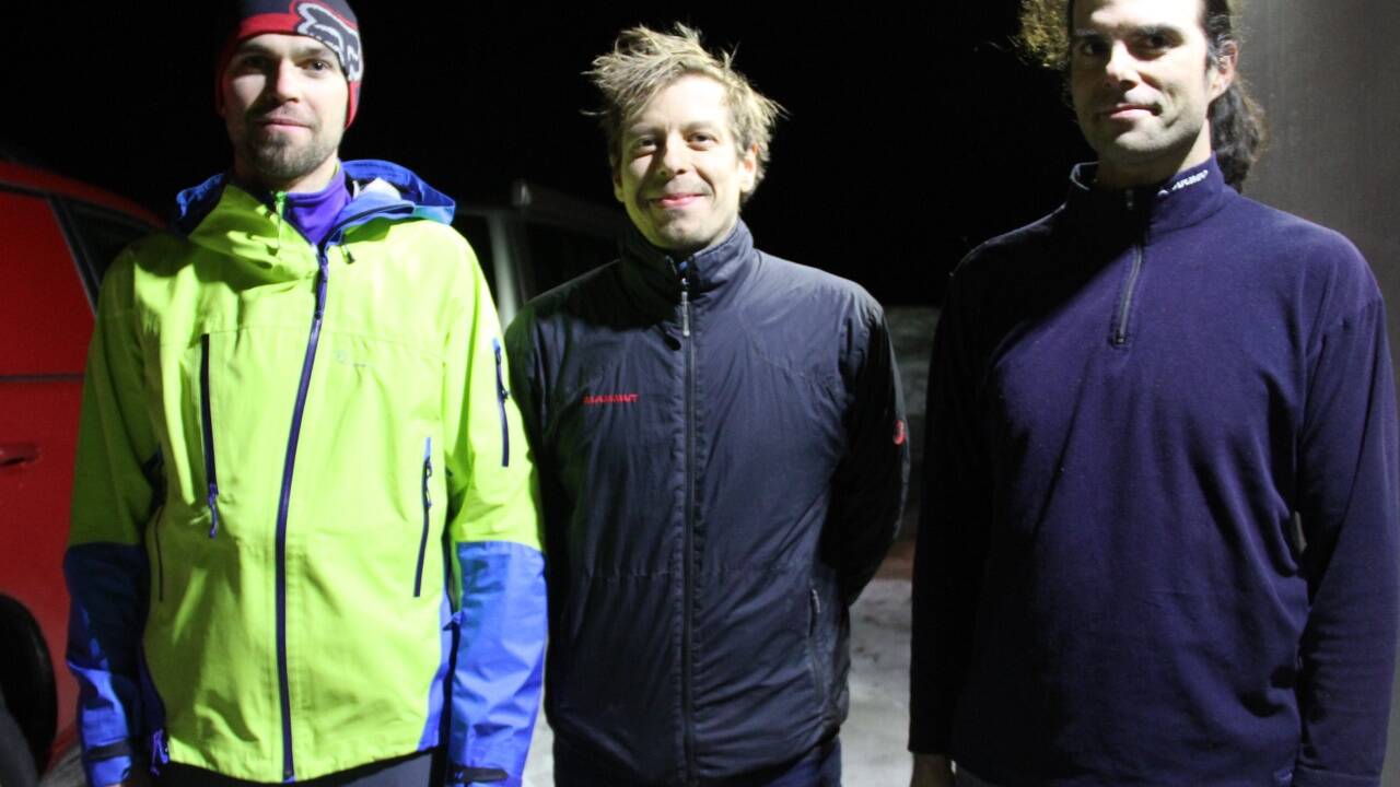Die drei Forscher aus Polen nach ihrer Rettung: Michal Ciszewski, Jacek Szczygiel und Mateusz Golicz (von links). Die Männer waren überrascht, dass sie so schnell gerettet werden konnten. 