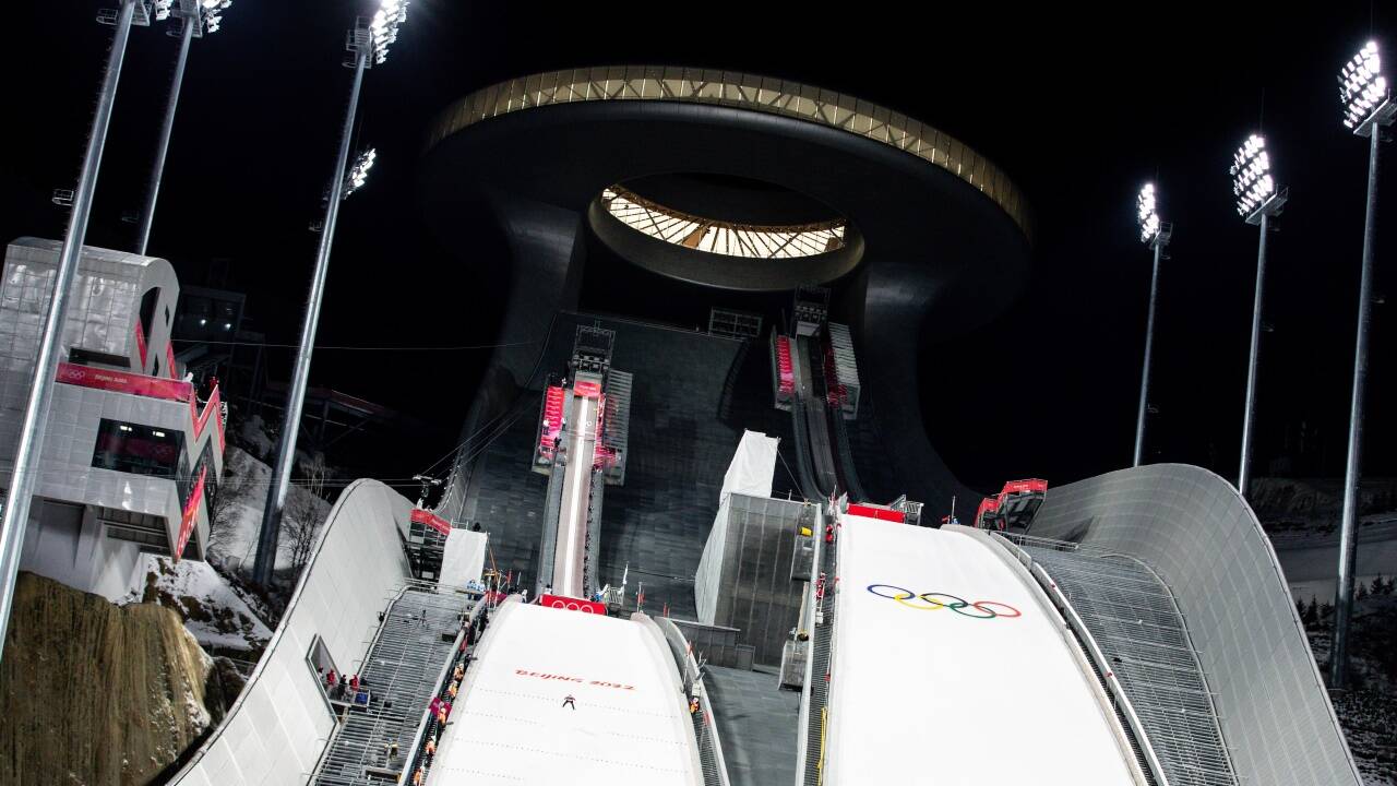 Ein Sinnbild des Gigantismus der Winterspiele in Peking: die gigantische, neue Skisprunganlage in Zhangjiakou. 