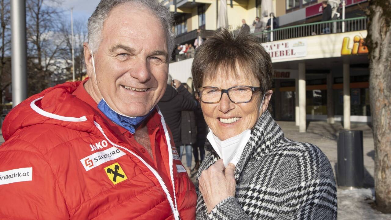 Landesskiverbandspräsident Bartl Gensbichler und Skilegende Annemarie Moser-Pröll gesellten sich unter die Gratulanten. 