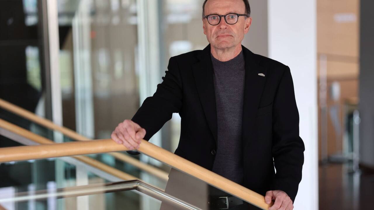 Salzburgs Tourismusdirektor Bert Brugger im leeren Kongresshaus: „Ab März sind wir sehr gut gebucht“, sagt er. 