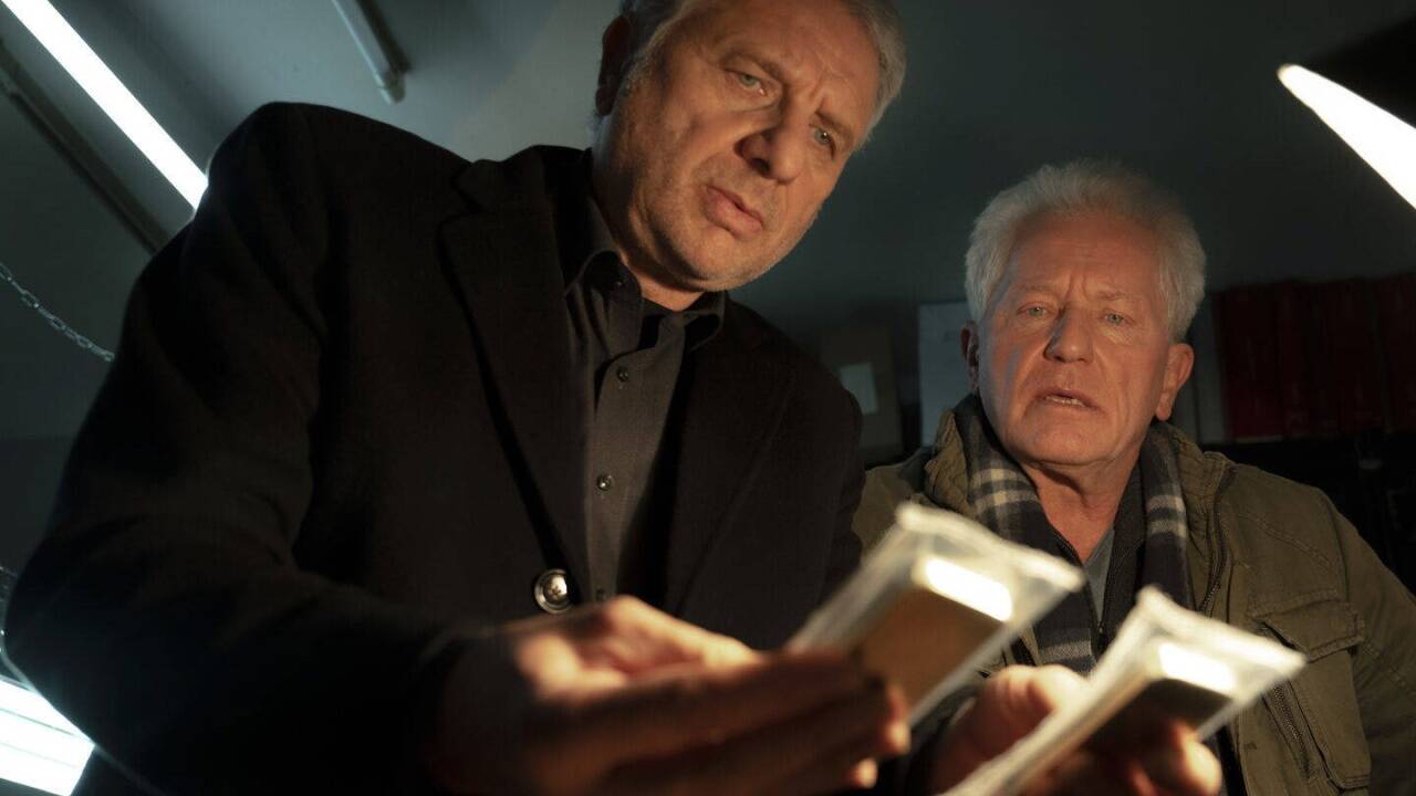 Leitmayr und Batic bei ihren Ermittlungen. Leitmayr und Batic bei ihren Ermittlungen.