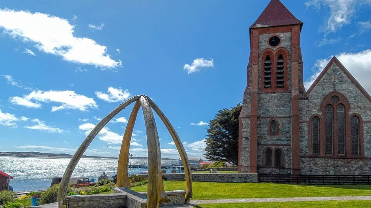 ... und die anglikanische Kirche in Stanley. 