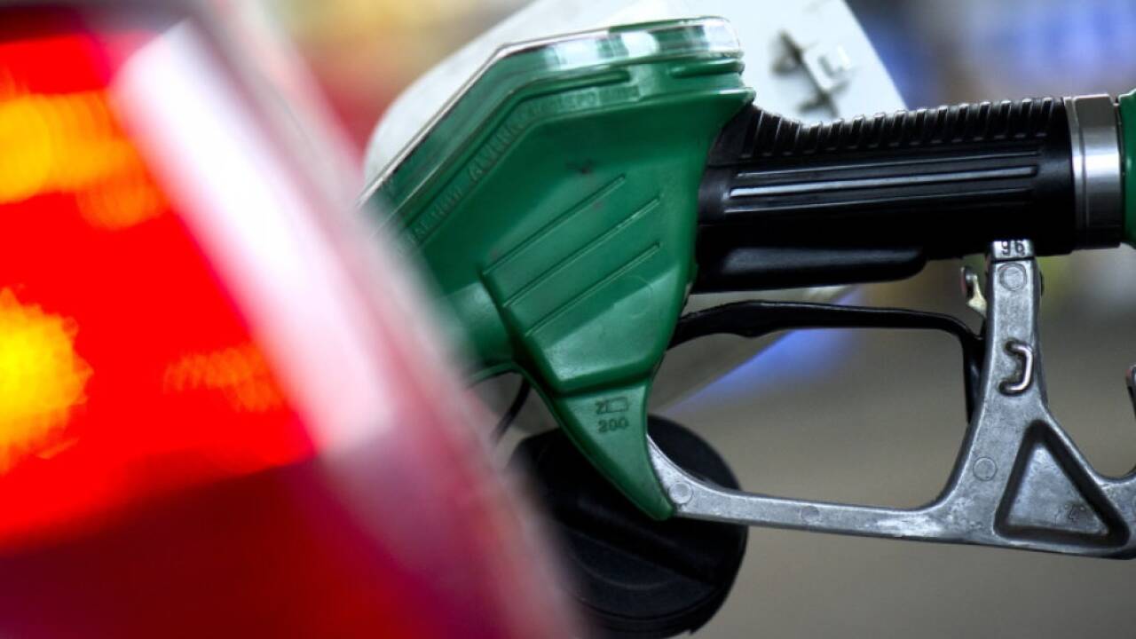 Mehrwertsteuersenkung auf Sprit würde Gutverdienern mehr bringen Mehrwertsteuersenkung auf Sprit würde Gutverdienern mehr bringen