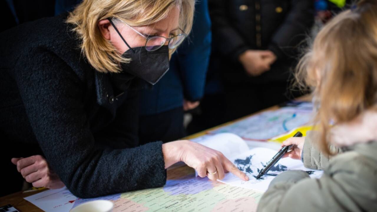 Verkehrsministerin Gewessler an der polnisch-ukrainischen Grenze 