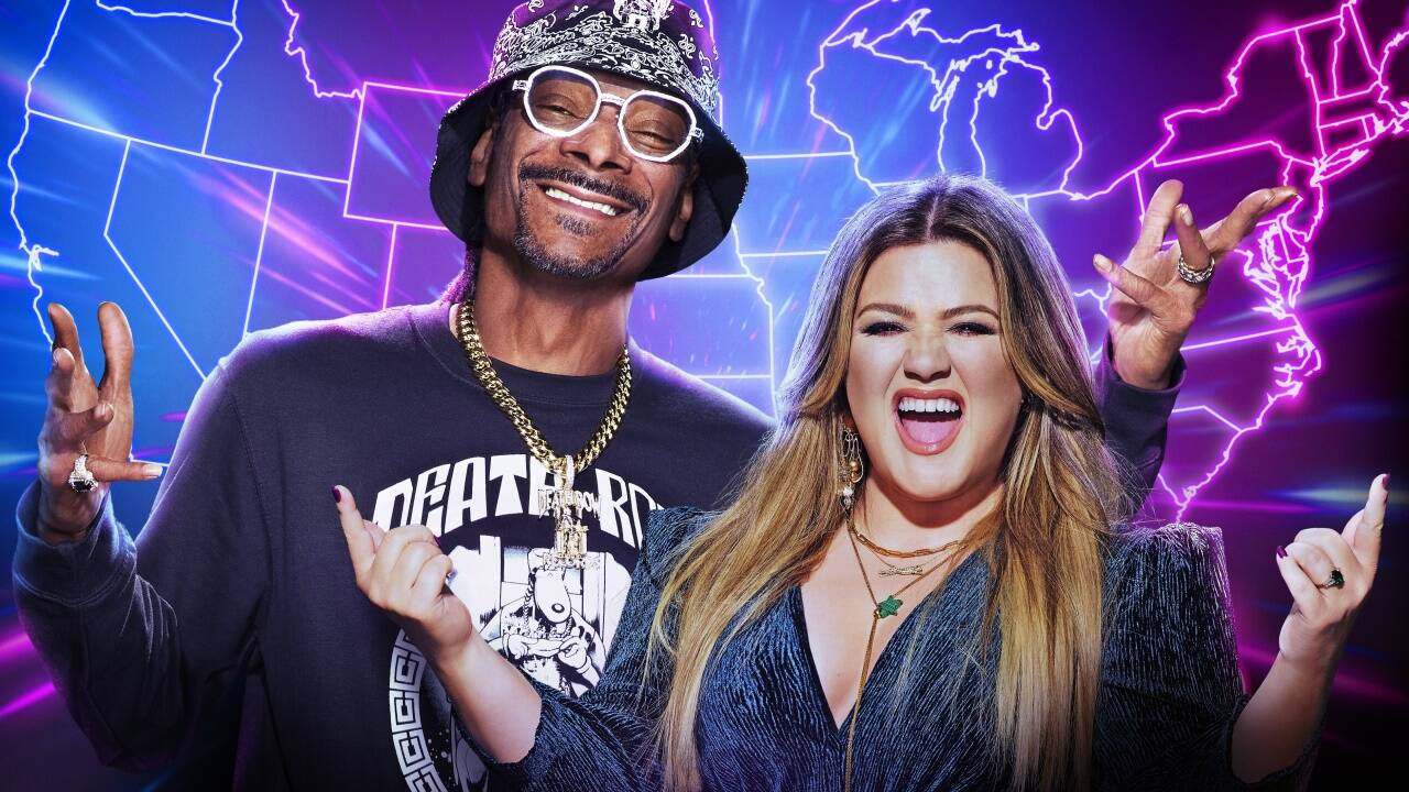 Das Moderatoren-Duo Snoop Dogg und Kelly Clarkson. 