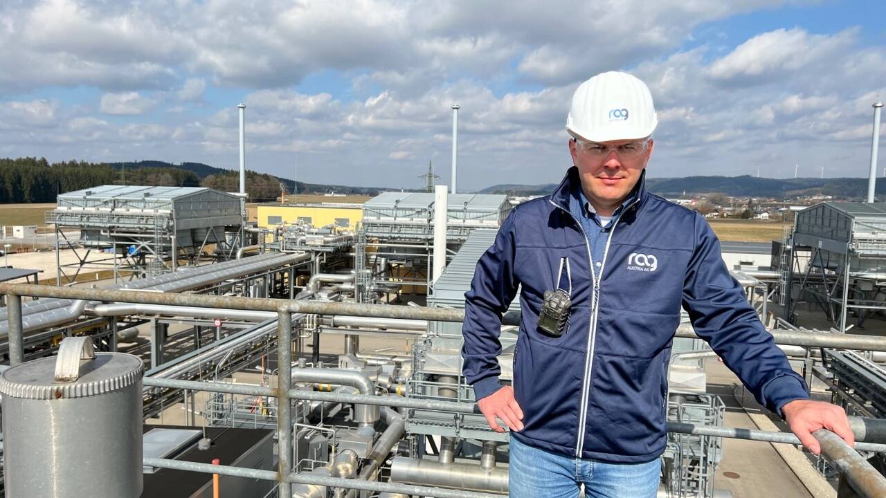 Der Straßwalchner Georg Schober leitet seit dem Vorjahr die Erdgasspeicheranlage im Ortsteil Haidach.  