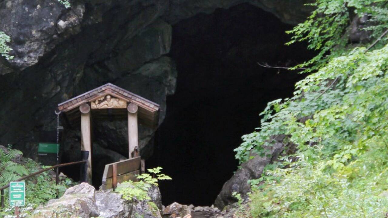 Sieben Menschen aus Salzburger Höhle gerettet
