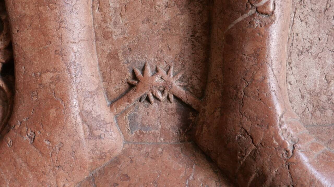 Detail der Bildhauerarbeit.  