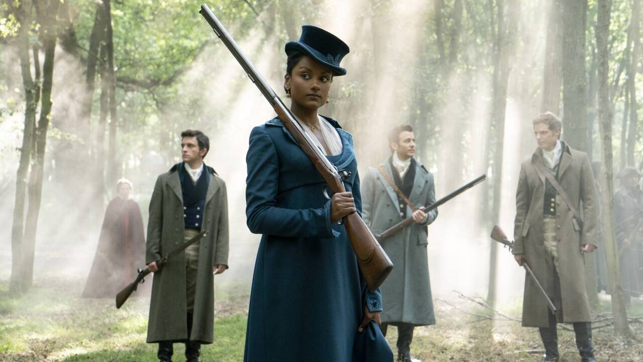 Jonathan Bailey als Anthony Bridgerton, Simone Ashley als Kate Sharma und Luke Thompson als Benedict Bridgerton, Rupert Young as Jack (von links nach rechts). Jonathan Bailey als Anthony Bridgerton, Simone Ashley als Kate Sharma und Luke Thompson als Benedict Bridgerton, Rupert Young as Jack (von links nach rechts).