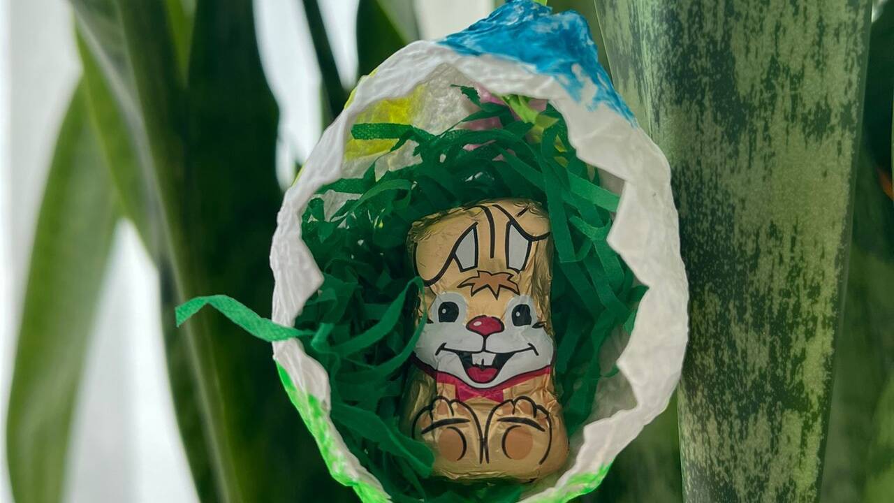 Ei, da schau her! Ein farbenfroher Hingucker – nicht nur am Ostertisch. 