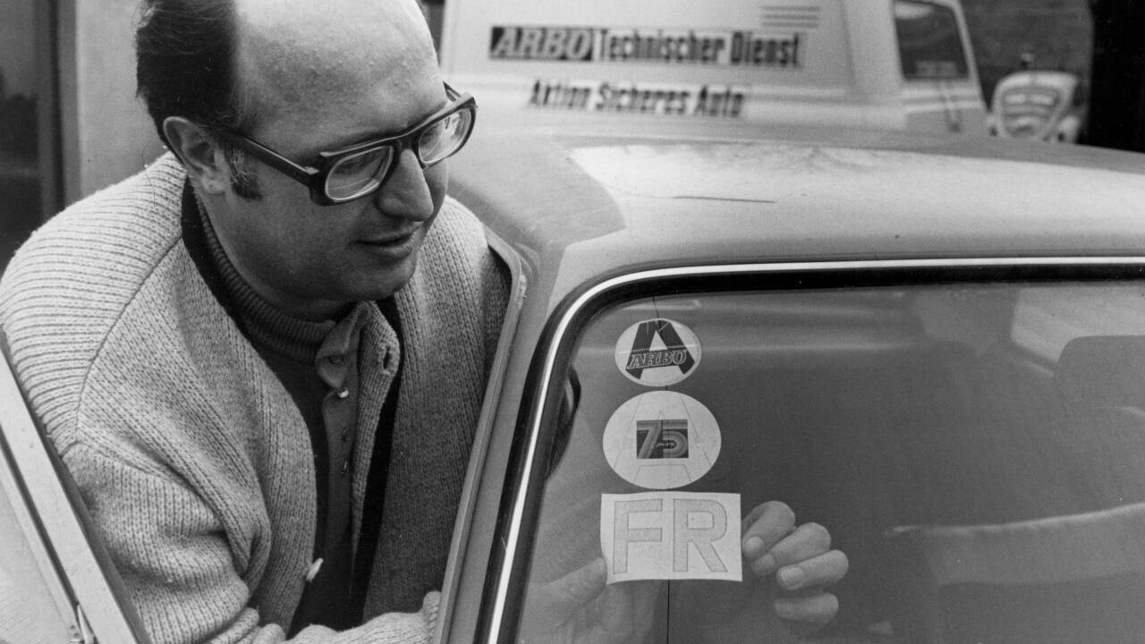 Autobesitzer mussten das entsprechende Pickerl auf die Scheibe kleben.  