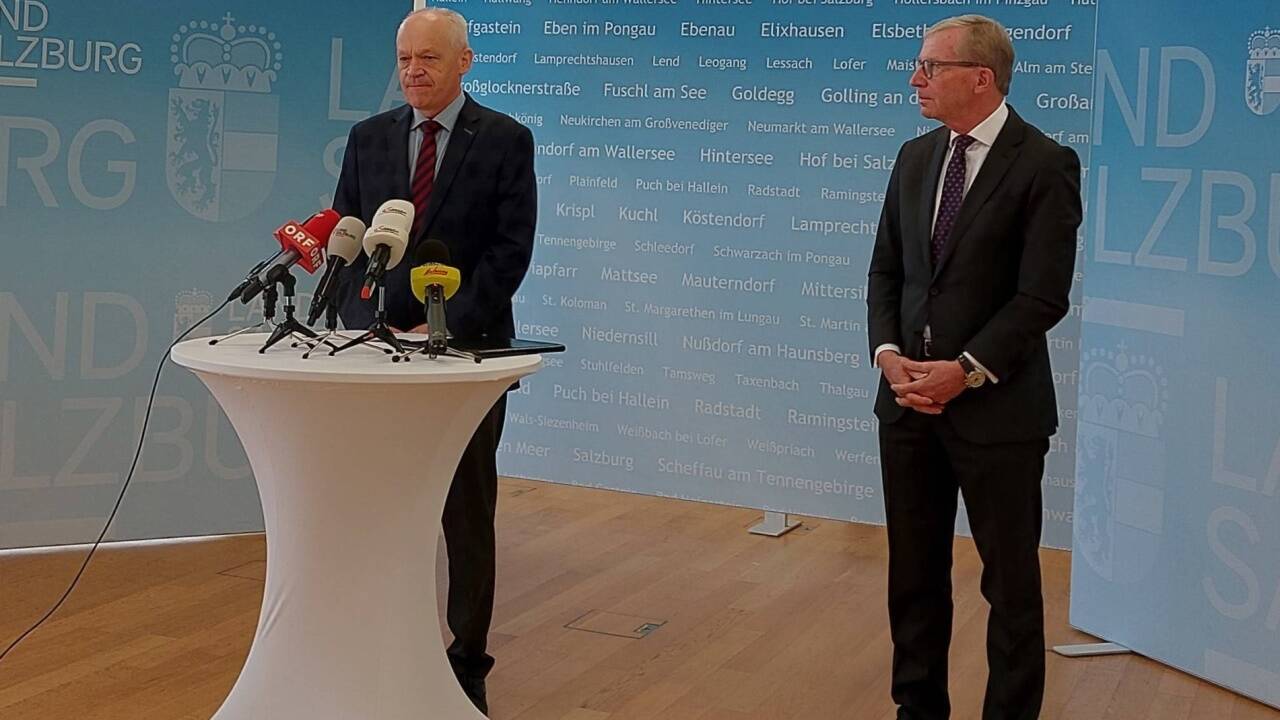 Reinhold Mayer und LH Wilfried Haslauer am Mittwoch bei der Pressekonferenz im Chiemseehof. 