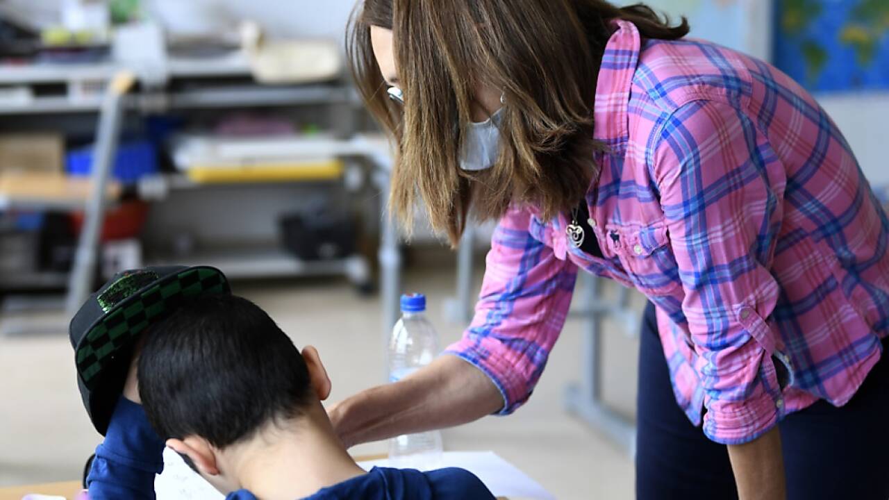 Auch Lehrer verlangen Corona-Bonus Auch Lehrer verlangen Corona-Bonus