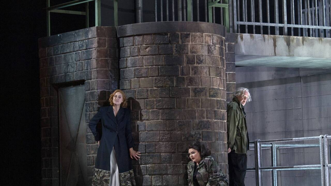 Elsa von Brabant JACQUELYN WAGNER; Ortrud ELENA PANKRATOVA; Telramud MARTIN GANTNER  