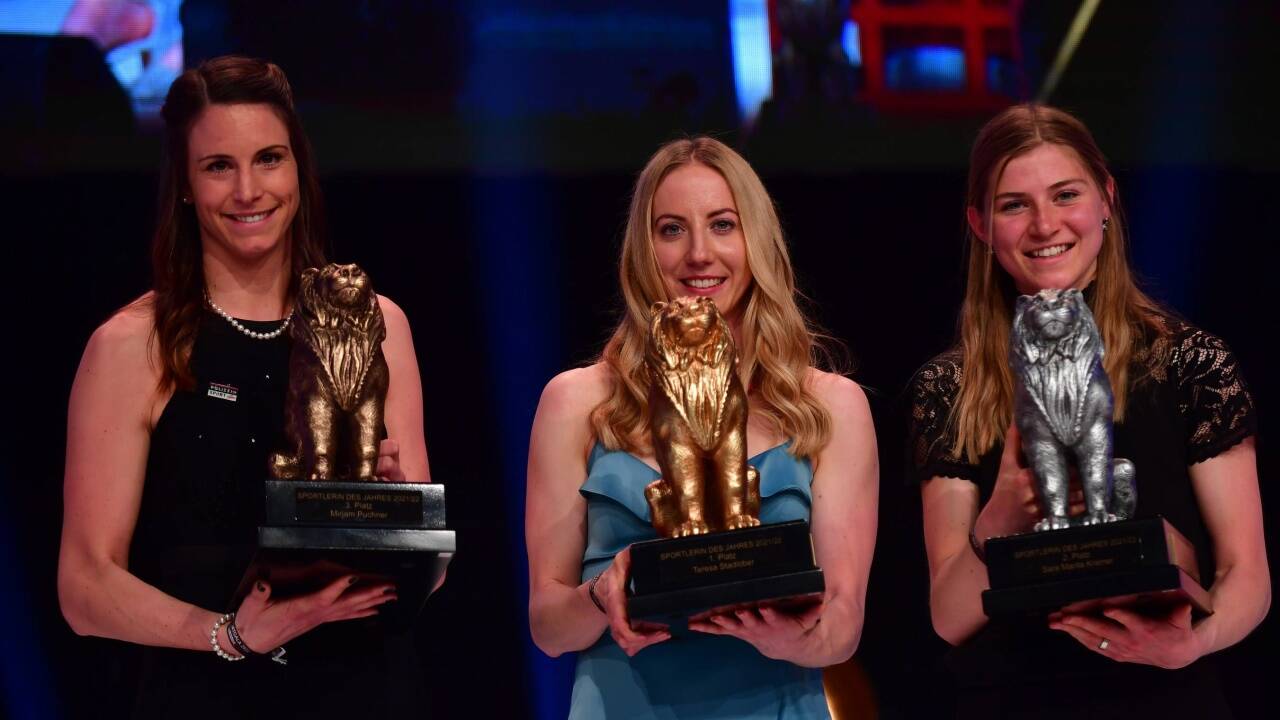 Die Sportlerinnen des Jahres: Mirjam Puchner (3. Platz), Teresa Stadlober (Siegerin), Sara Marita Kramer (2. Platz). 