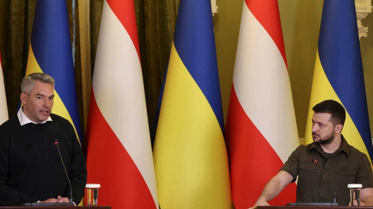 Bundeskanzler Karl Nehammer und der ukrainische Präsident Wolodymyr Selenskyj. 