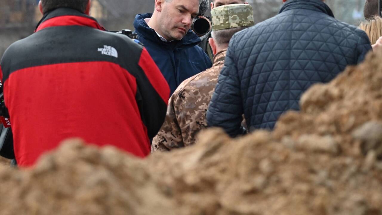 Heikle Pendelmission: Nach seiner Reise nach Kiew besucht Bundeskanzler Karl Nehammer auch den russischen Präsidenten Putin. Heikle Pendelmission: Nach seiner Reise nach Kiew besucht Bundeskanzler Karl Nehammer auch den russischen Präsidenten Putin.