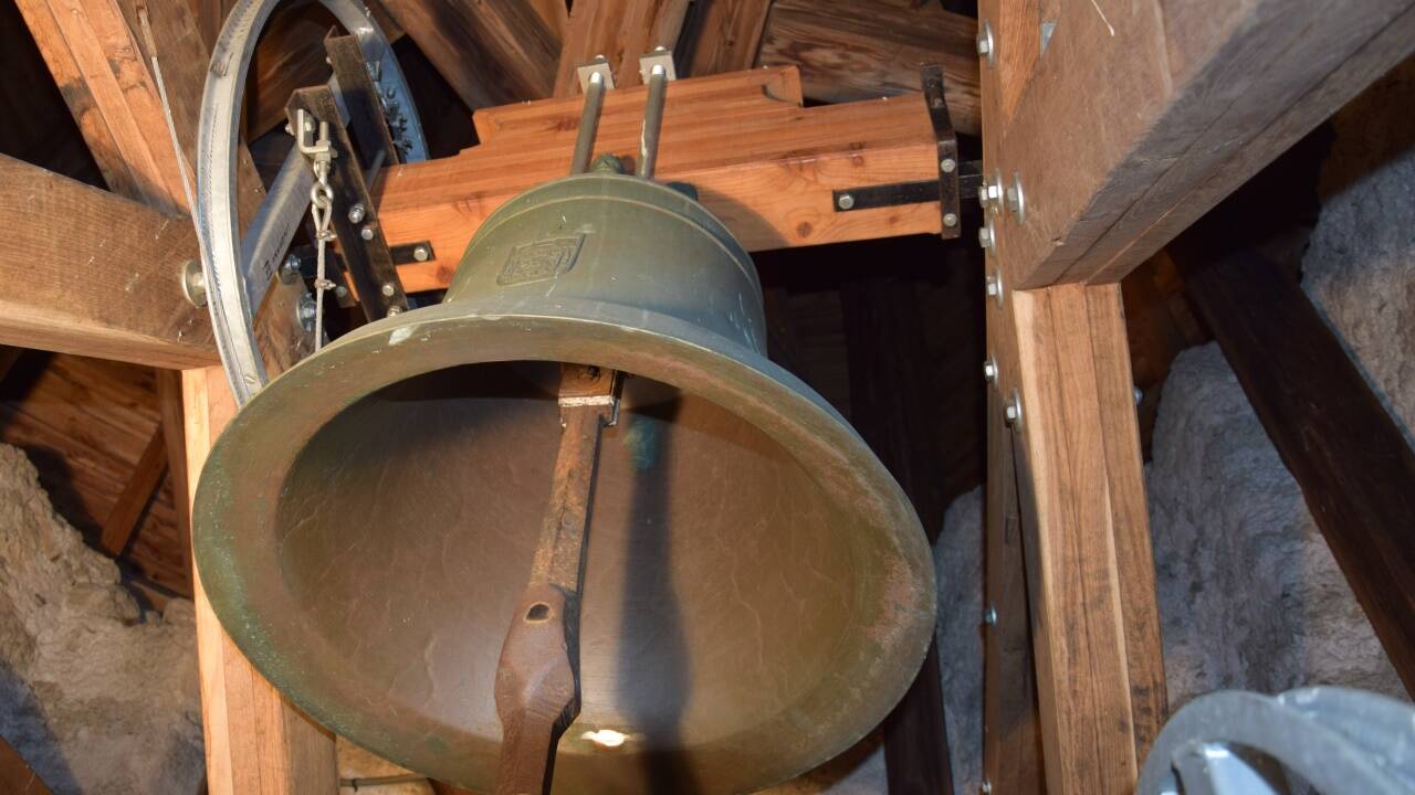 Die Scheffauer Glocke aus Bronze wurde im Jahr 1477 dem heiligen Georg geweiht. 