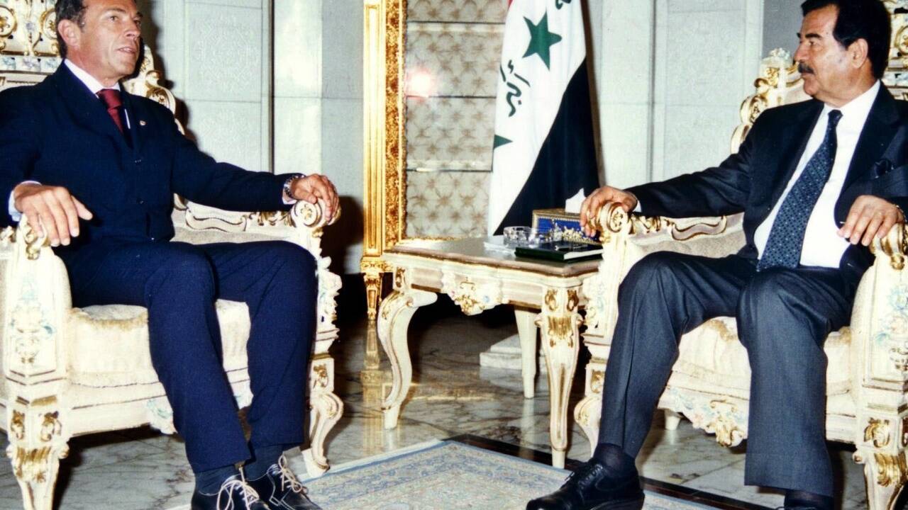 Jörg Haider besuchte im Jahr 2002 den irakischen Diktator Saddam Hussein in Bagdad. 