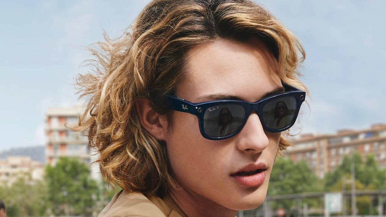 Eine Brille zum Telefonieren und Fotografieren. 