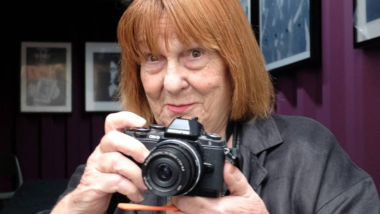 Letizia Battaglia (1935–2022): die bekannte italienische Fotojournalistin und -künstlerin.  Letizia Battaglia (1935–2022): die bekannte italienische Fotojournalistin und -künstlerin.