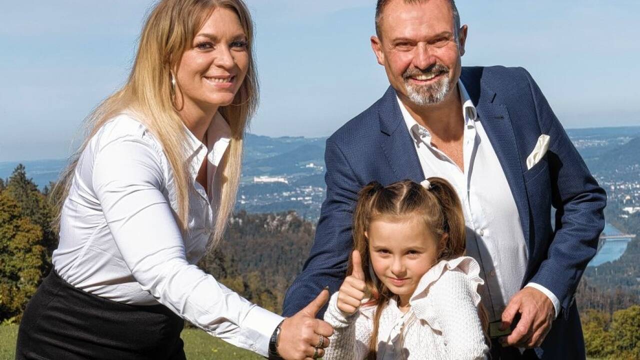 Sandra und Christian Lindtner (mit Tochter Xenia) wollen mit ihrer Plattform für freie Mandatare durchstarten. Sandra und Christian Lindtner (mit Tochter Xenia) wollen mit ihrer Plattform für freie Mandatare durchstarten.