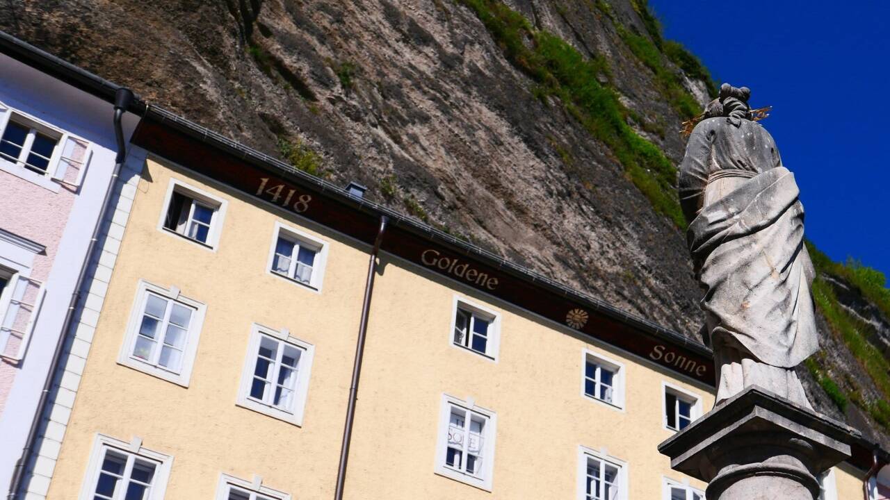 Die Madonna vor der Mönchsbergwand.  