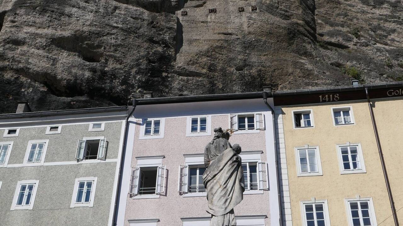 Die Madonna vor der Mönchsbergwand.  