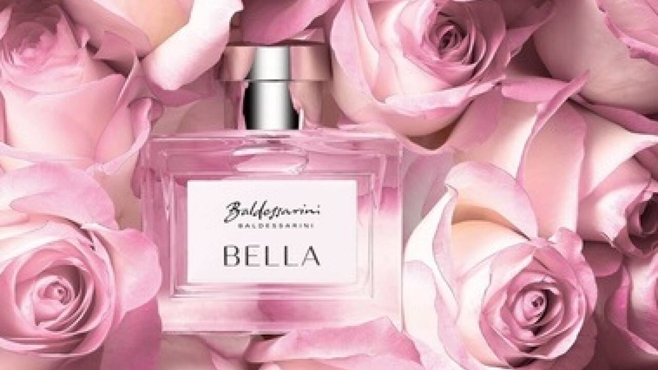 Bella, der erste Damenduft von Baldessarini Fragrances, huldigt der Rose (Rosen-Absolue, Rosen-Superessenz), die mit schwarzer Johannisbeere, Mandarine, Moschus und Hölzern ihre pudrig-sanfte Anmut entfaltet.  