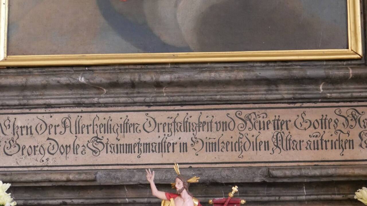 Die auffällige Inschrift (Ausschnitt).  