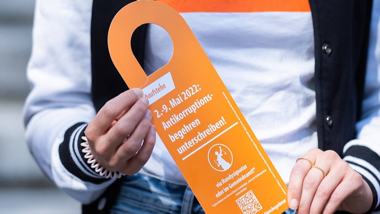 Werbeaktionen für das Antikorruptionsvolksbegehren 