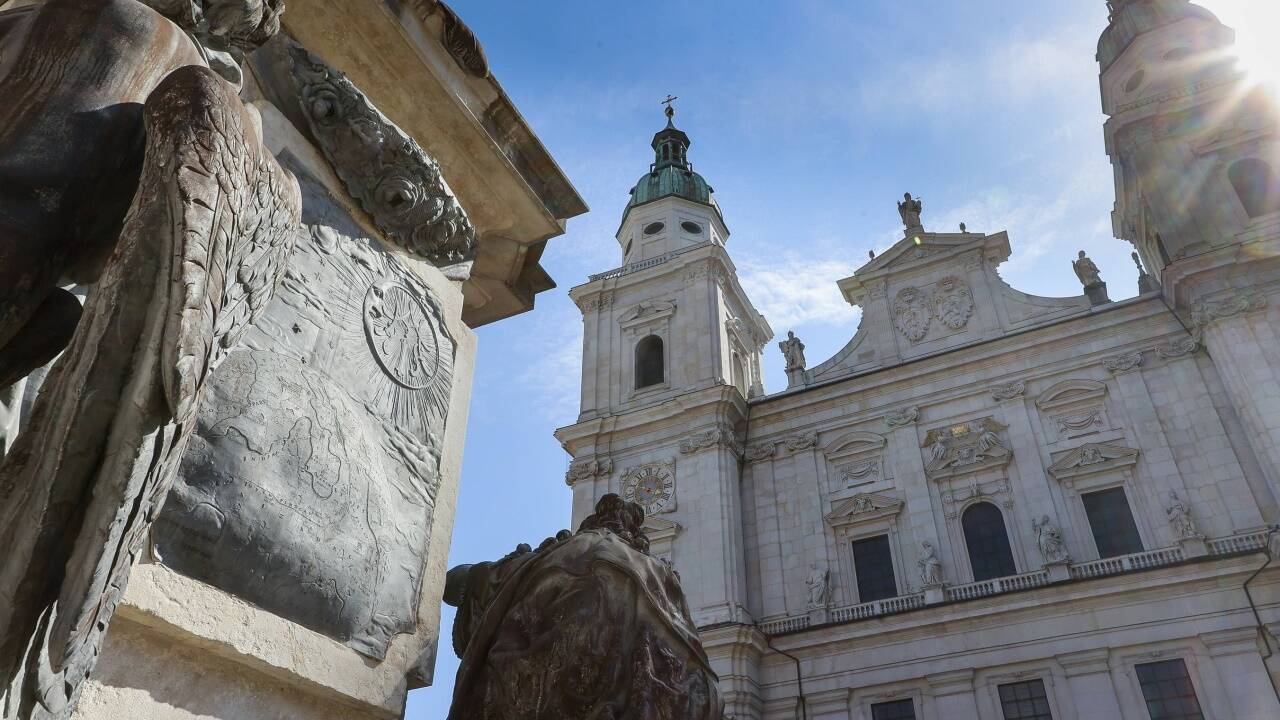 Die Mariensäule will im Detail entdeckt werden.  
