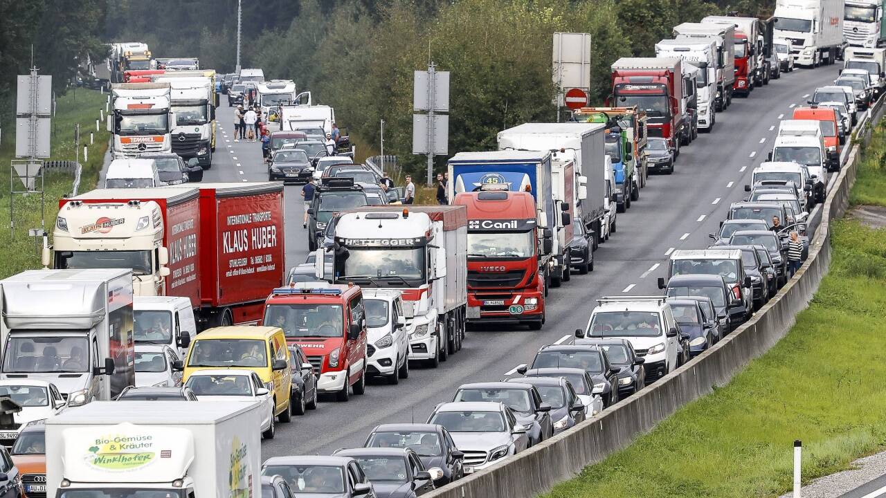 Ein gewohntes Bild im Sommer: Stau auf der Tauernautobahn (Archivbild). 