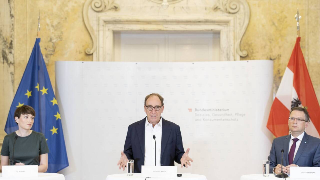 Rauch stellte mit Maurer (l.) und Wöginger (r.) die Reform vor 