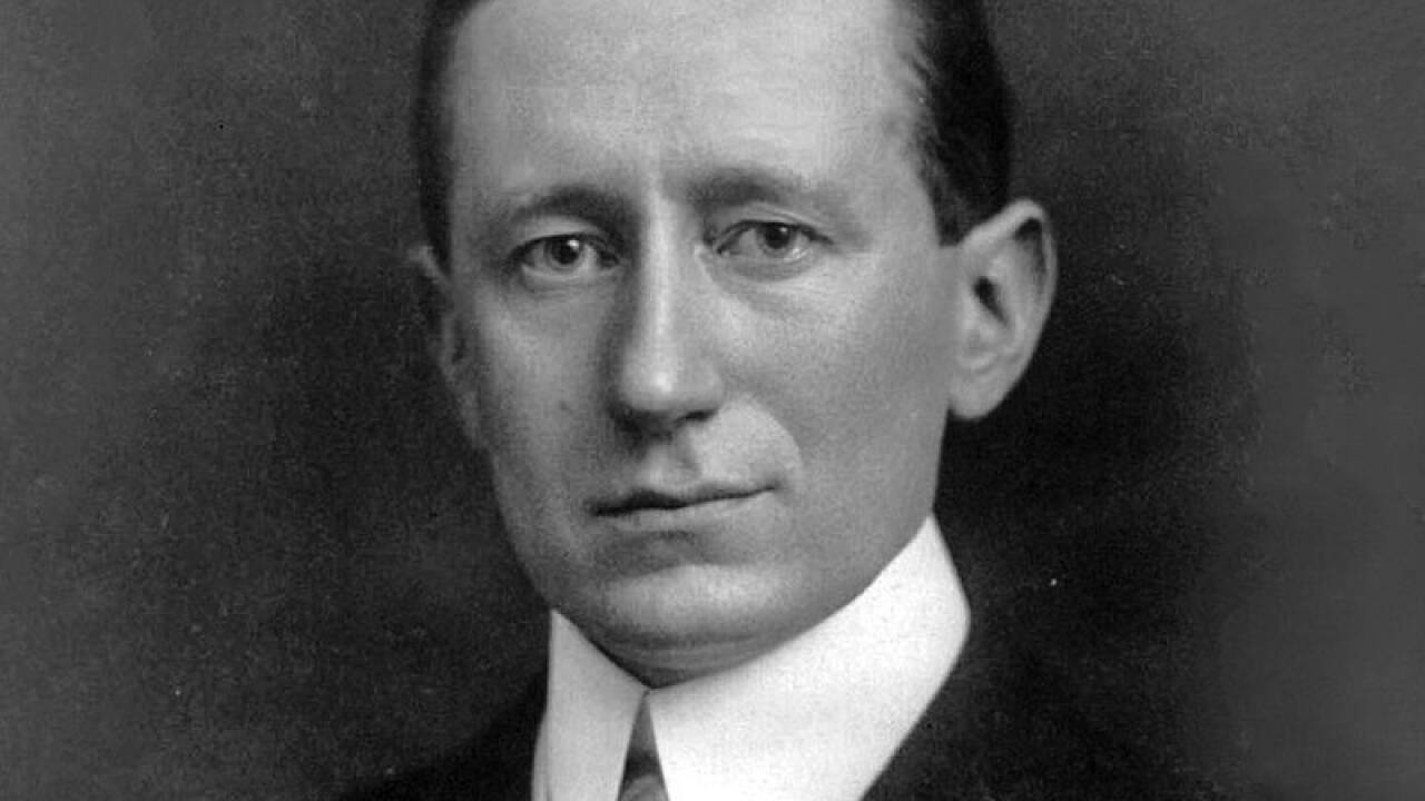 1897: Der Italiener Guglielmo Marconi stellt bei Bologna die erste drahtlose Nachrichtenverbindung her. 