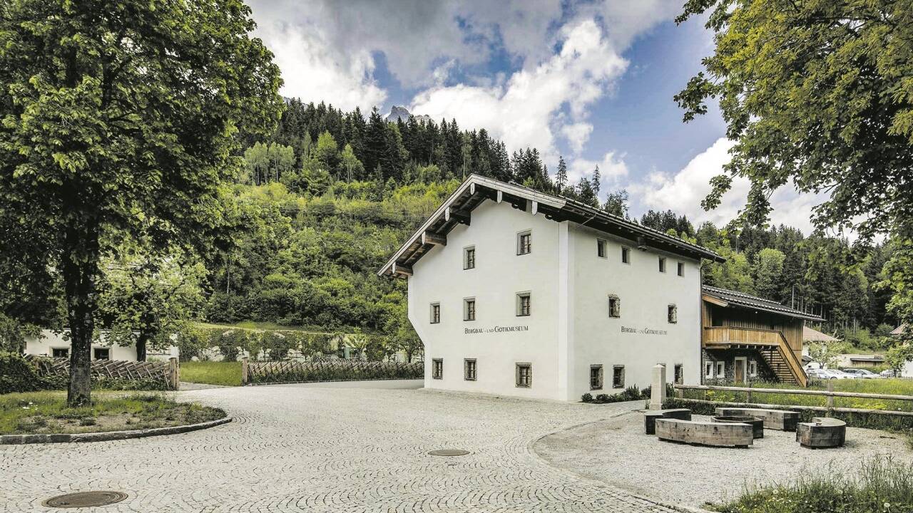 In ein Schatzkästchen ist das Thurnhaus, einst ein Wohn- und Wehrturm, verwandelt. Seit 2019 ist es Teil des 1992 eröffneten Bergbau- und Gotikmuseums, das jedes Jahr mit Neuheiten aufwartet.  