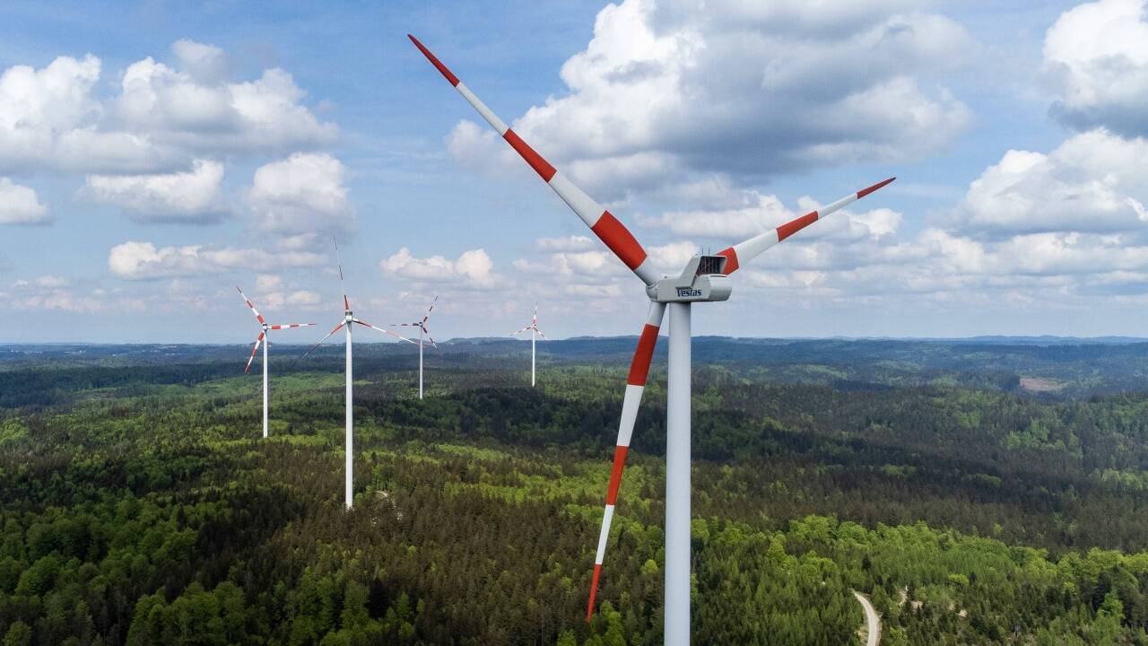 An die 20 Windkraftanlagen in einer Dimension wie dieser in Munderfing bräuchte Salzburg nach der Vorstellung der IG Windkraft. 