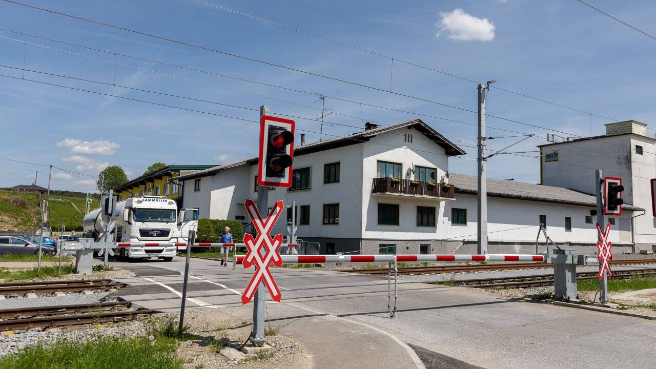 Dieser Bahnübergang in Lengau sorgt für Diskussionen. Dieser Bahnübergang in Lengau sorgt für Diskussionen.