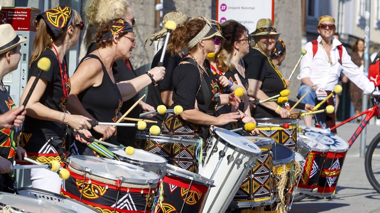 Stimmungsbilder vom Salzburg-Marathon, eingefangen von SN-Fotograf Robert Ratzer.   Stimmungsbilder vom Salzburg-Marathon, eingefangen von SN-Fotograf Robert Ratzer.