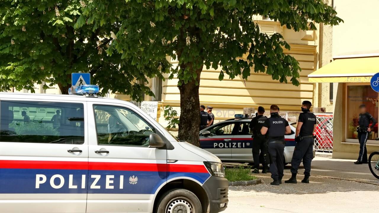 Aktivistinnen und Aktivisten besetzten am Samstag das Haus in der Stadt Salzburg. 