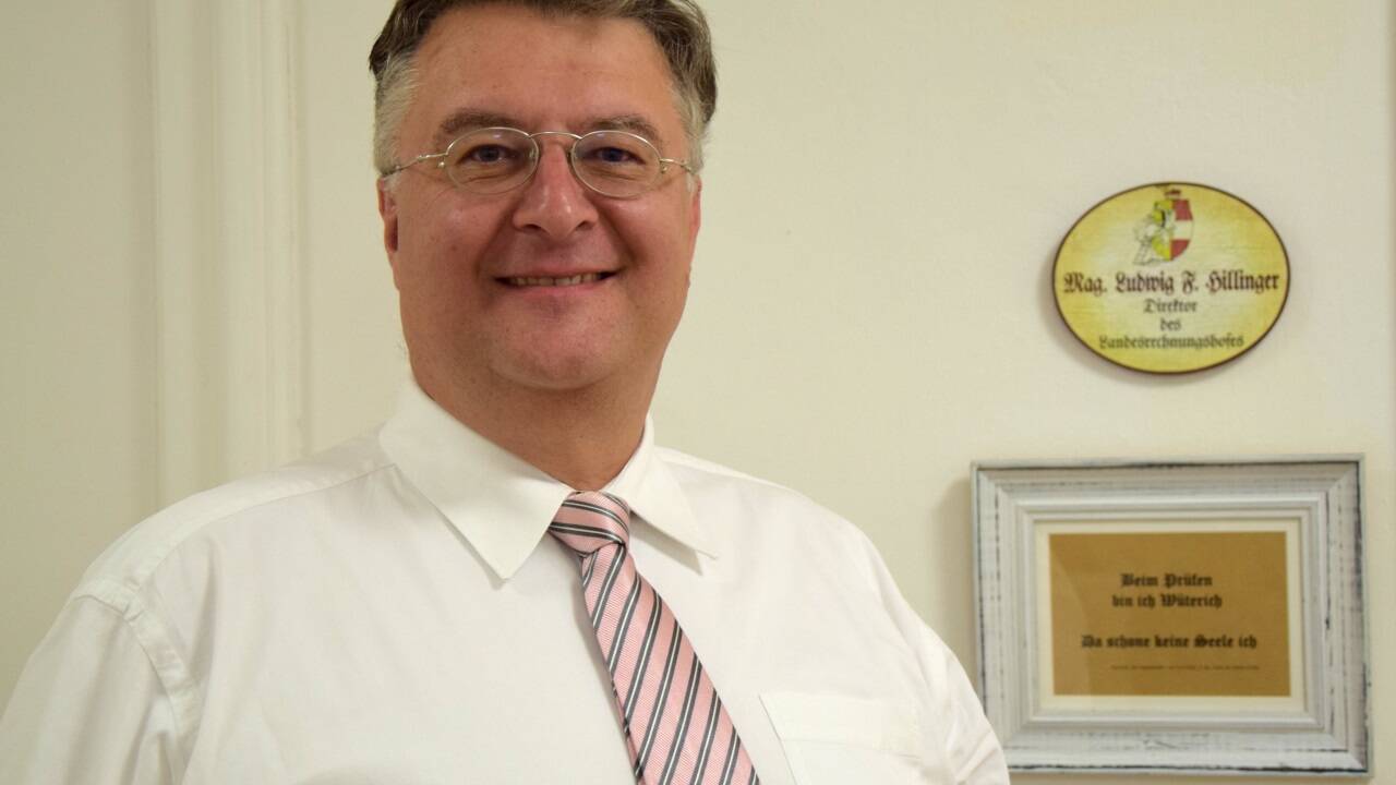 Landesrechnungshof-Direktor Ludwig Hillinger legt dem Landtag einen weiteren Prüfbericht vor. Landesrechnungshof-Direktor Ludwig Hillinger legt dem Landtag einen weiteren Prüfbericht vor.