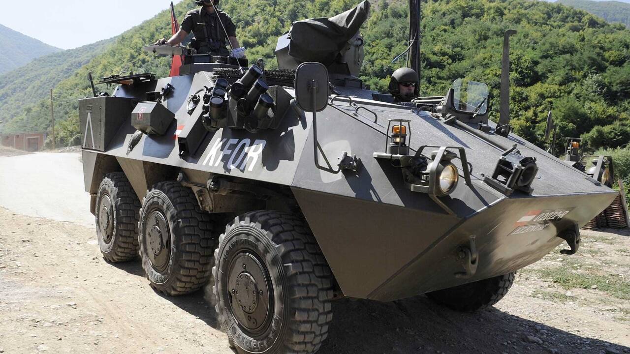 Bundesheer-Soldat im Zuge der KFOR-Mission im Kosovo. 