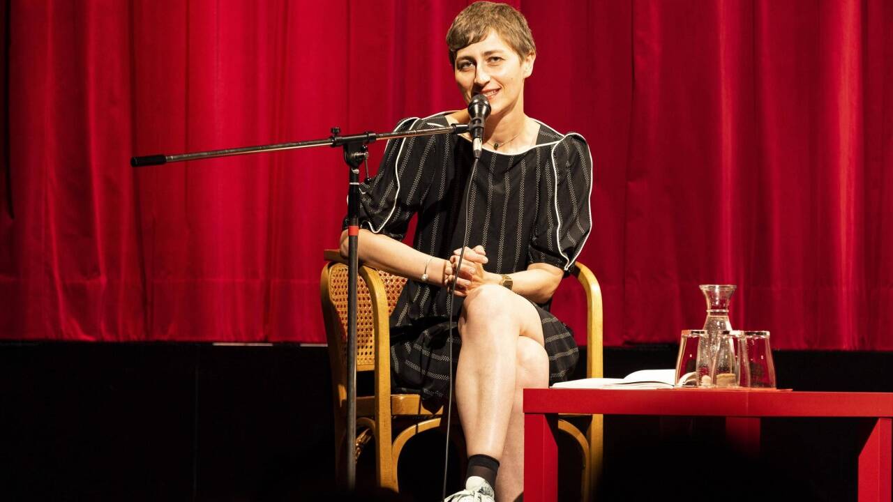 Ulrike Almut Sandig bei der Lyrik-Matinee im Marionettentheaters. 