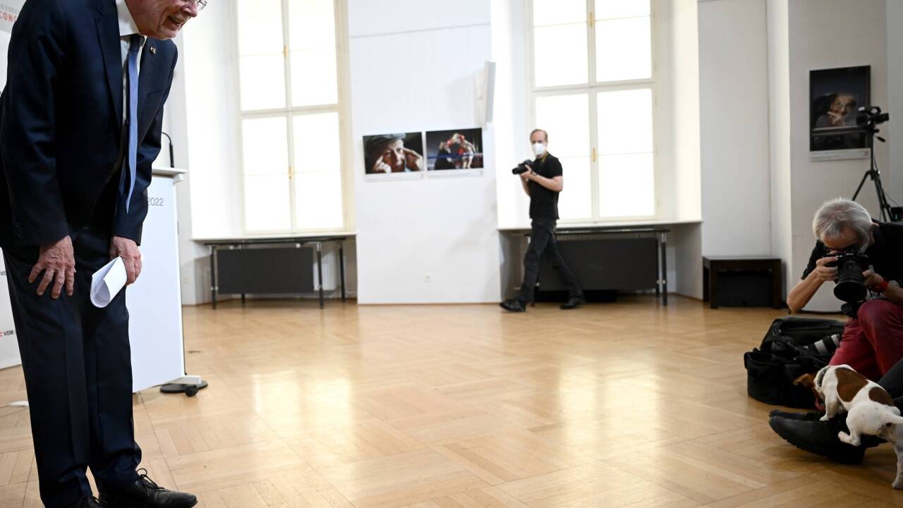 Alexander Van der Bellen kandidiert für eine zweite Amtszeit als Bundespräsident...  Alexander Van der Bellen kandidiert für eine zweite Amtszeit als Bundespräsident...