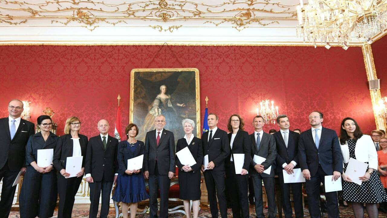 Auf 125 Angelobungen und sechs verschiedene Regierungen kam Van der Bellen bislang in seiner Amtszeit. Im Bild die Expertenregierung im Mai 2019.  Auf 125 Angelobungen und sechs verschiedene Regierungen kam Van der Bellen bislang in seiner Amtszeit. Im Bild die Expertenregierung im Mai 2019.